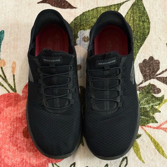 Skechers Women’s Slip Ins Black Sneakers Size 9 - Picture 2 of 9